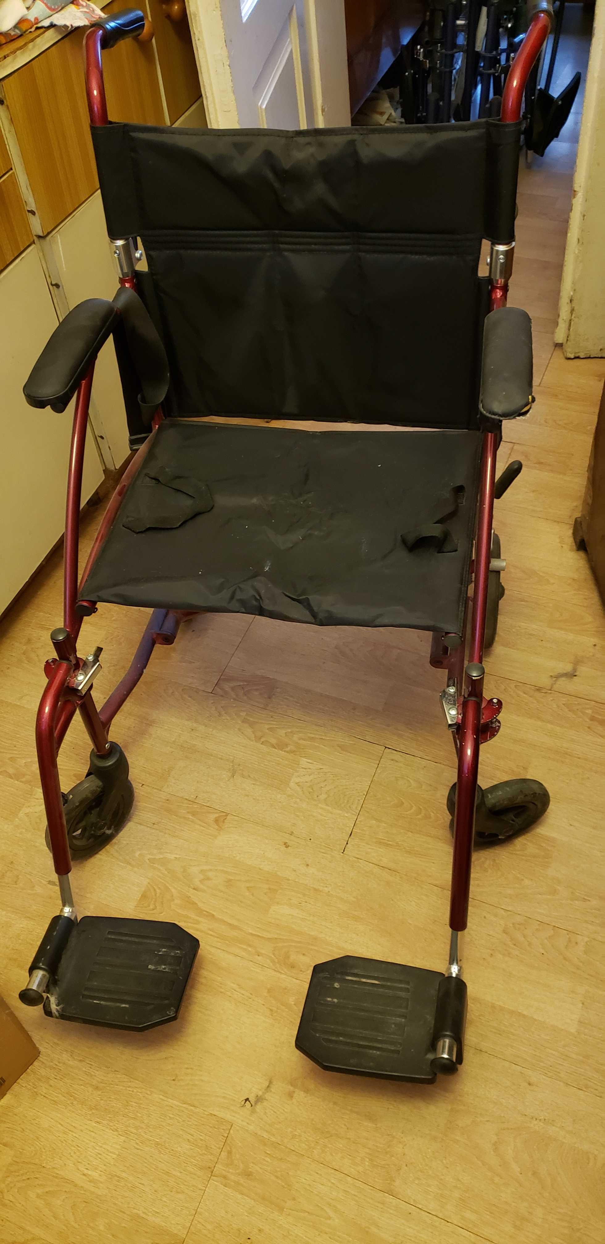 wózek do transportu niepełnosprawnych