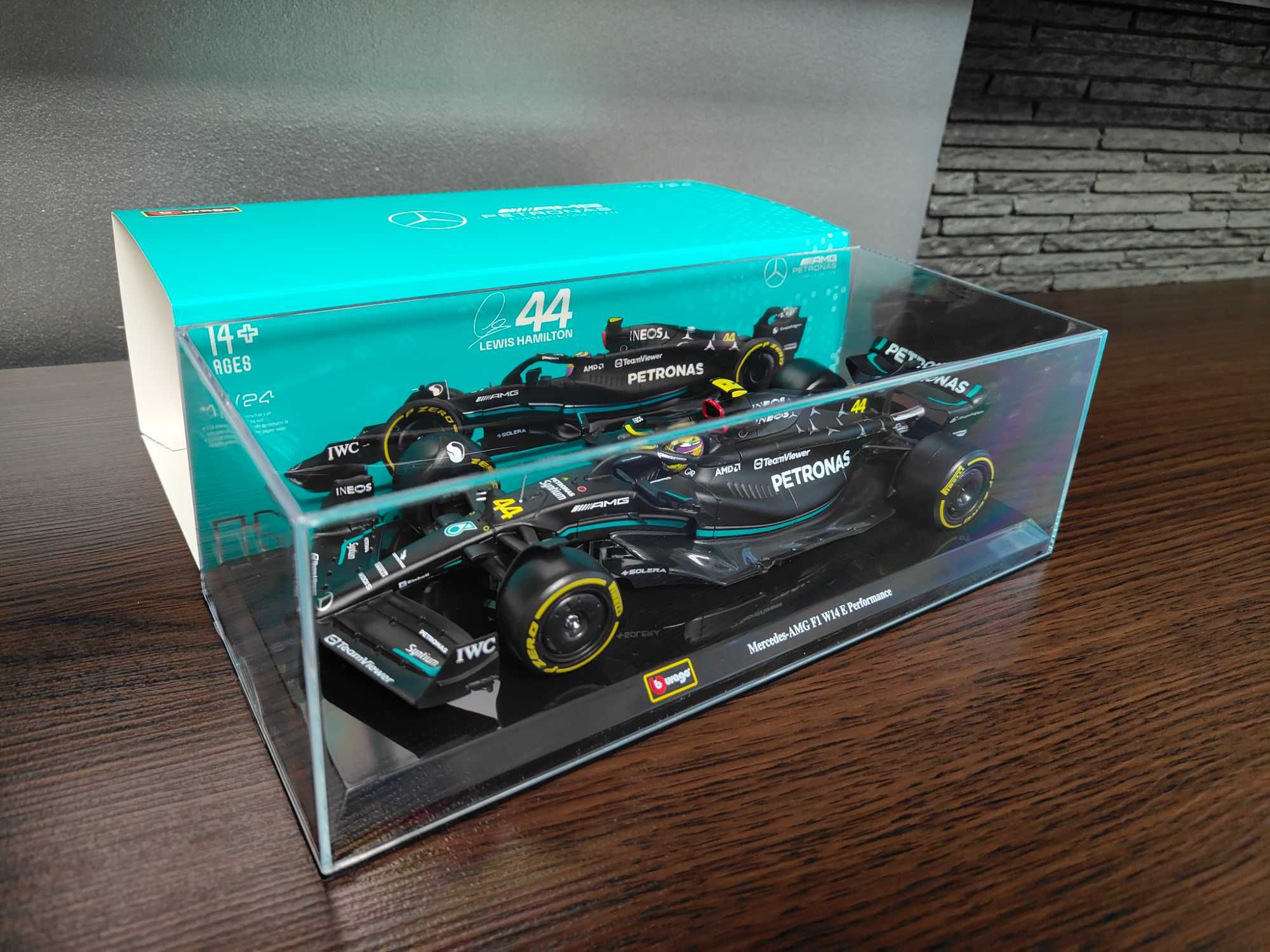 Model Bburago bolid F1 Mercedes Lewis Hamilton 44 skala 1:24 NOWY !!!