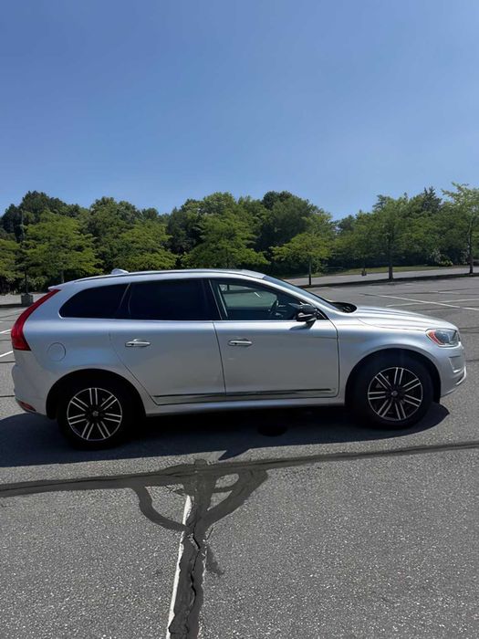 Volvo XC60      2017