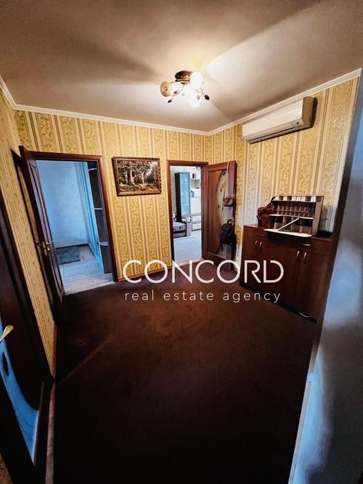 Метро Теремки. Продам 3к Академіка Заболотного вул., 46