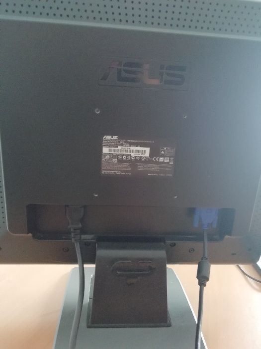 Computador, monitor, teclado e rato ASUS