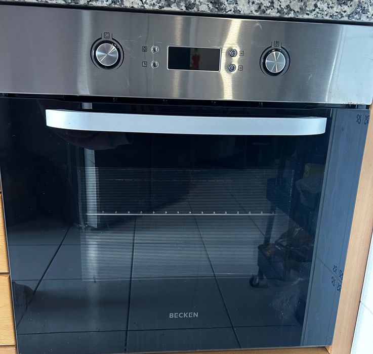 Forno elétrico Becken usado poucas vezes
