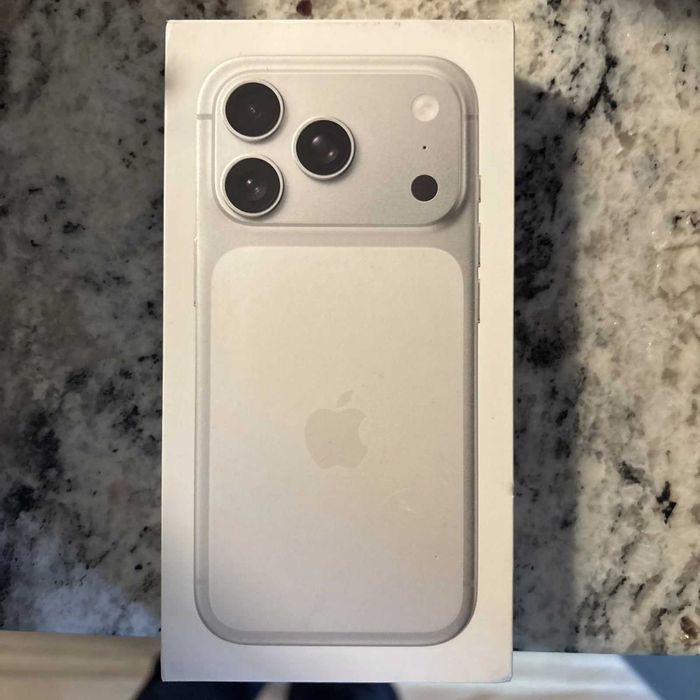 iPhone 17 Pro Max - 256 GB - Novo - Varias Cores