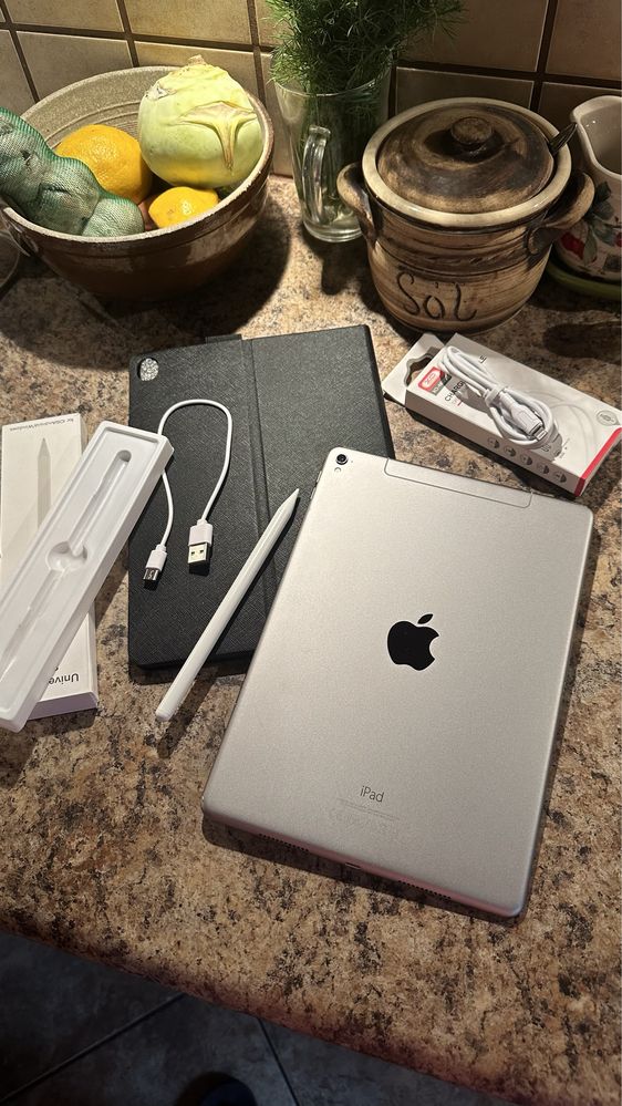Tablet iPad Apple PRO - WiFi + SIM - TOUCH ID - PROCREATE