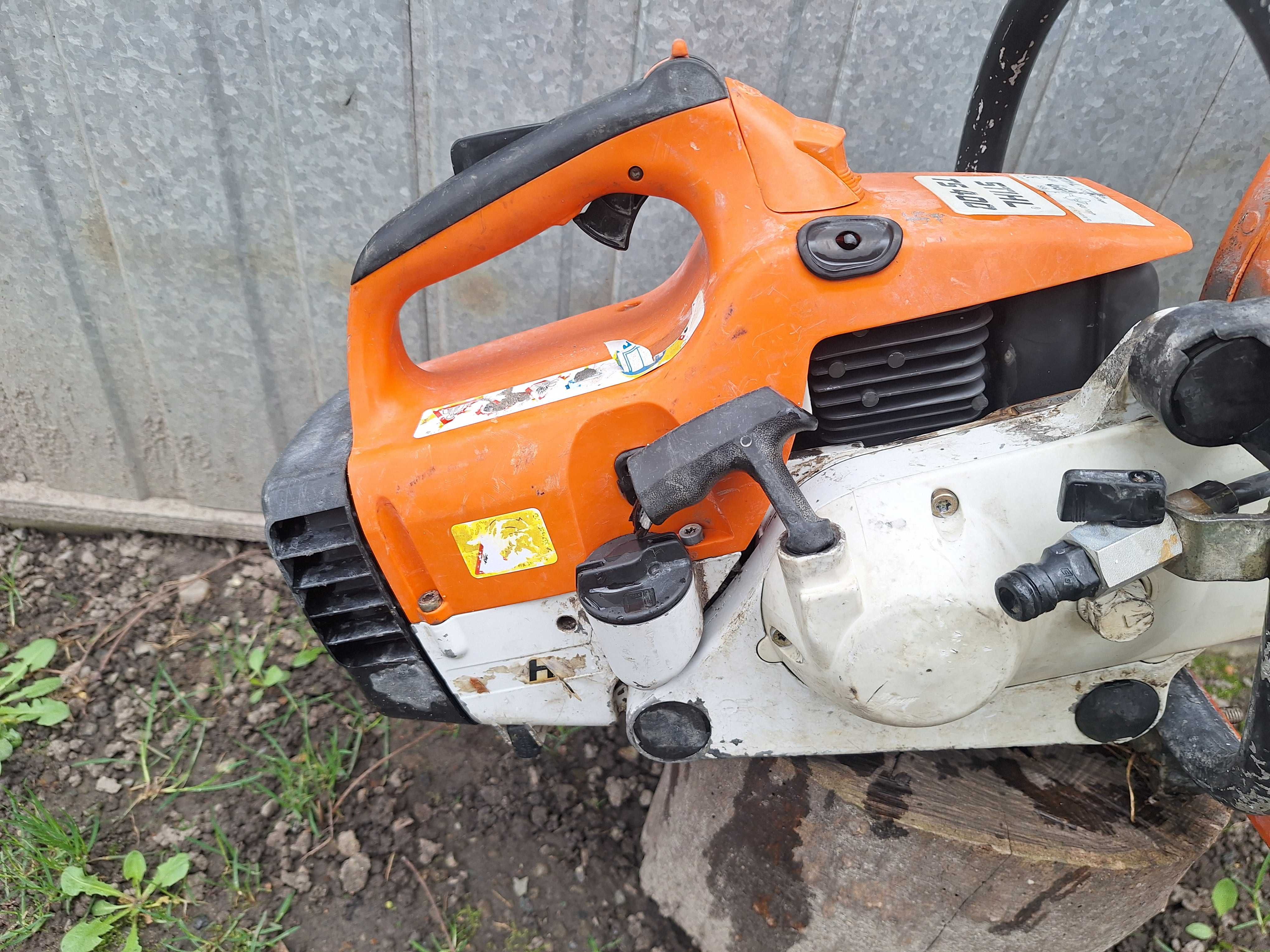 Przecinarka spalinowa do betonu, asfaltu, metalu Stihl TS 400