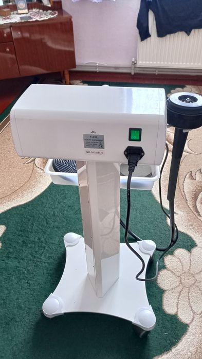 Вібраційний масажер для тіла.