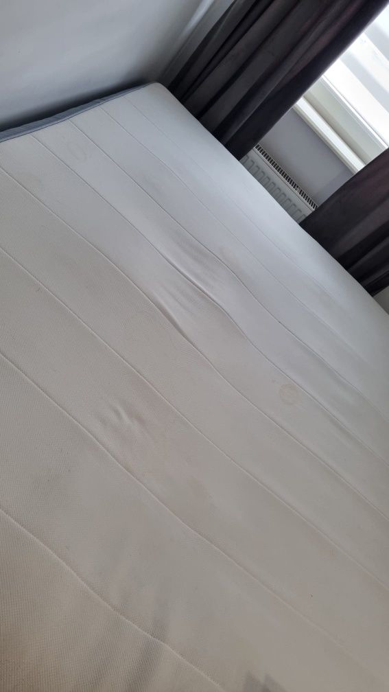 Sprzedam łóżko Ikea 160x200