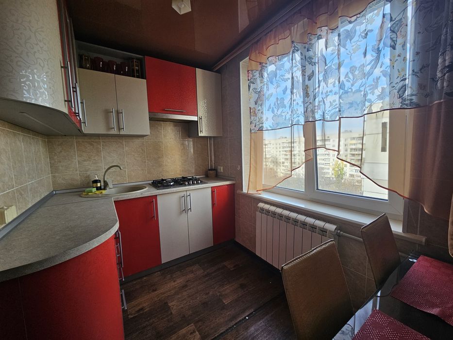 Сдам 3х ком квартиру Зубенко 25 м.Студенченская.L