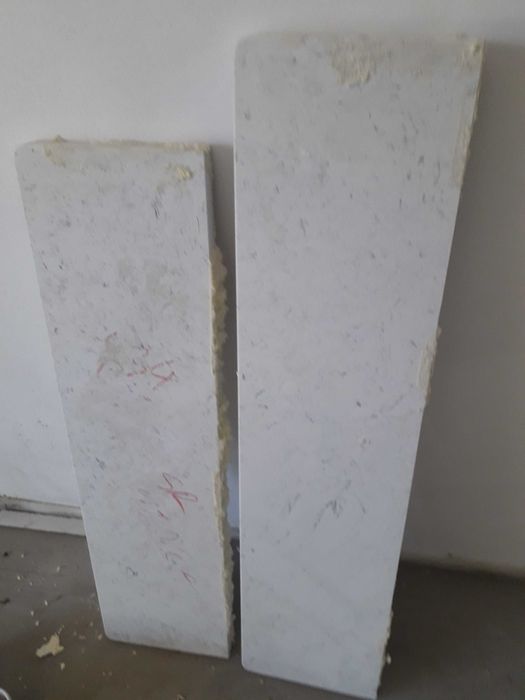 Parapety z konglomeratu