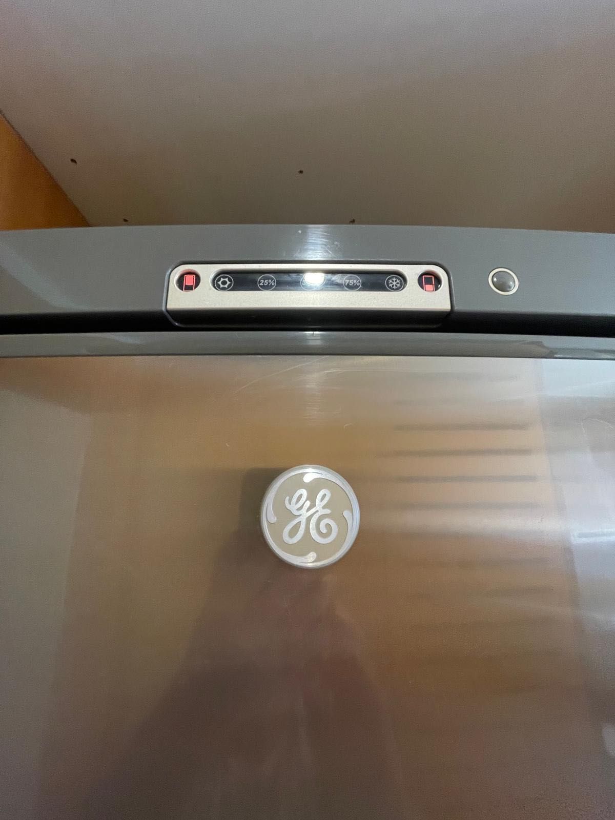 Vendo Frigorífico GE cinzento