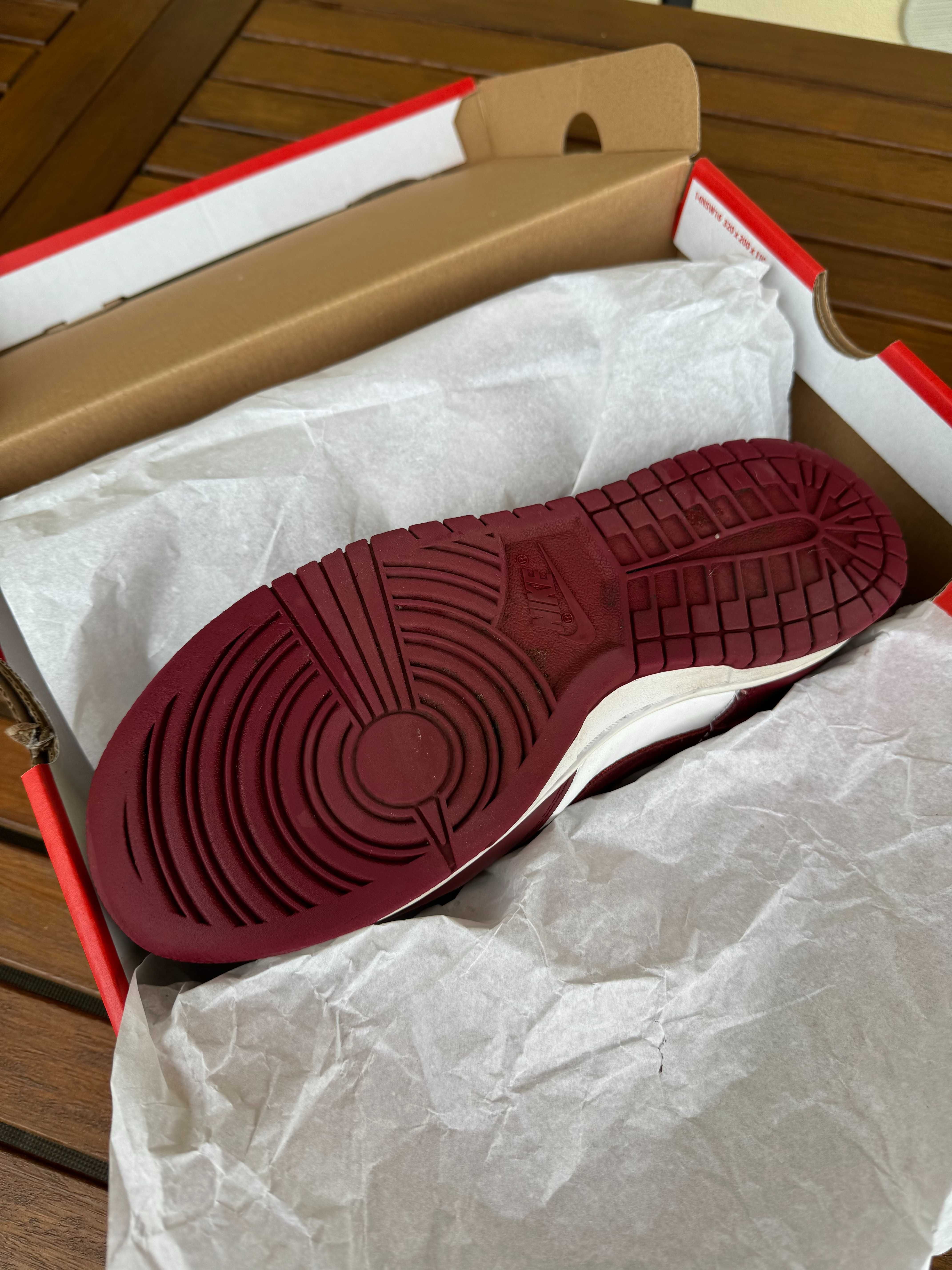 Nike Dunk Low Red