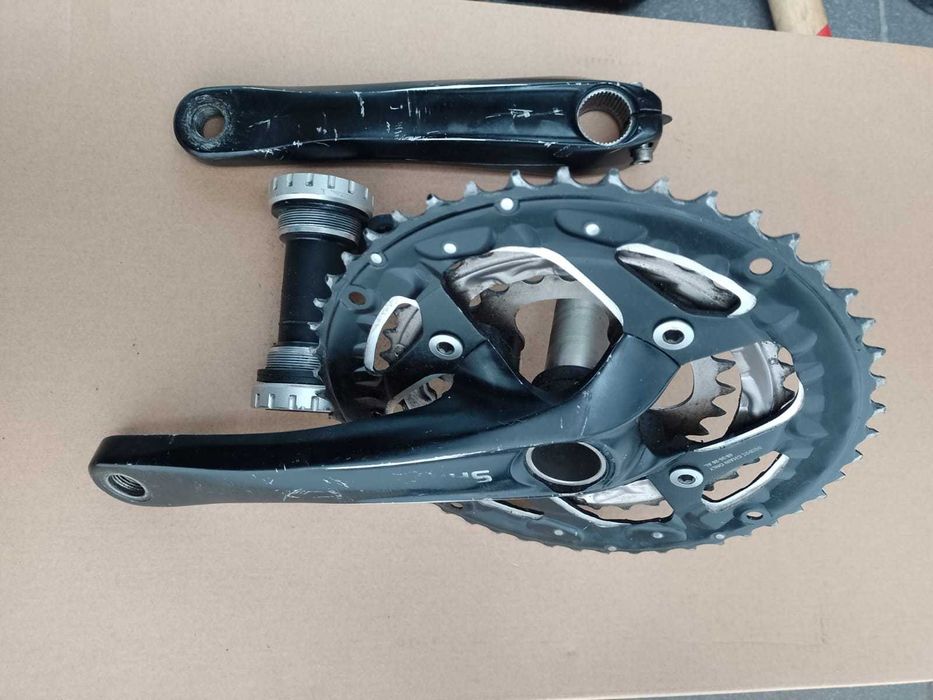 Korba Shimano FC-T551 3X10 Hollowtech + suport i manetki Deore gratis!