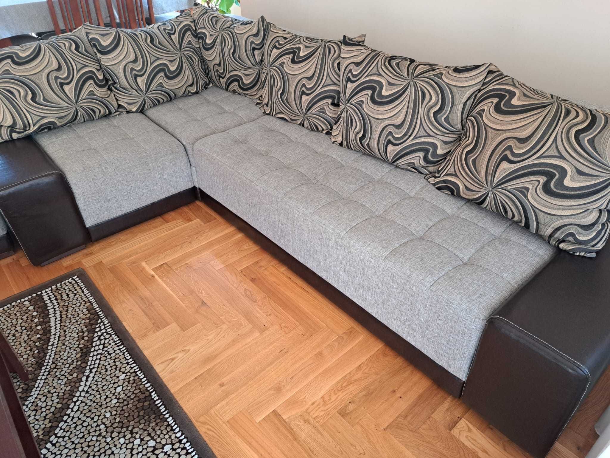 Narożnik do salonu bez funkcji spania + pufa