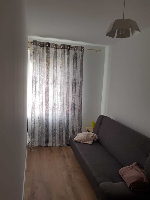 wynajmę pokój w ścisłym centrum w 3 pokojowym mieszkaniu