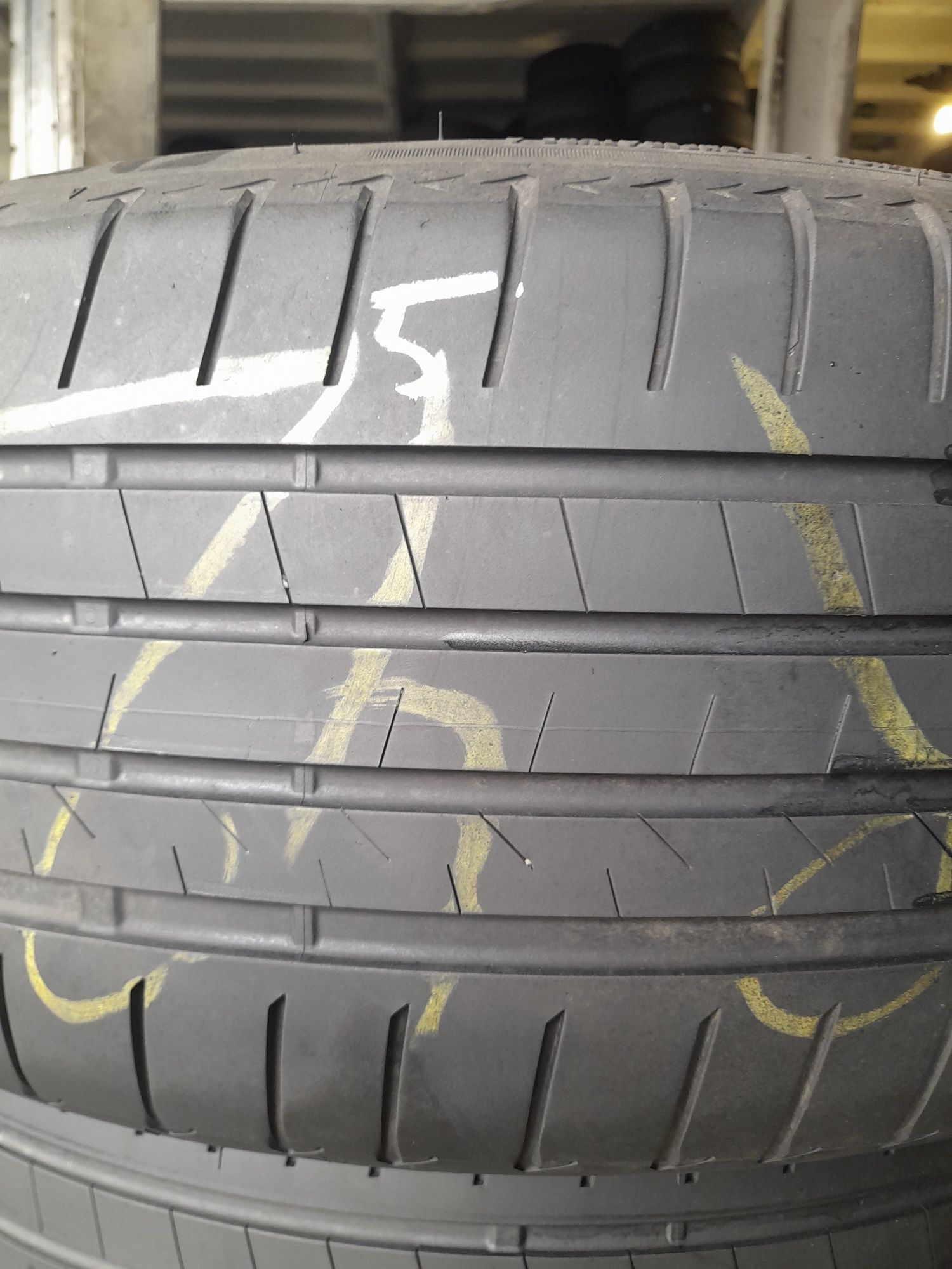 Opony używane 235/50/19 bridgestone 2x5.5 mm 2021