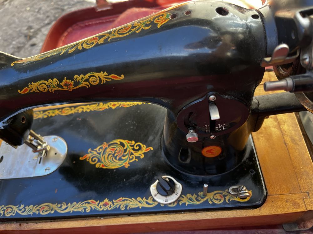 Швейная машинка ручная советская с чемоданом