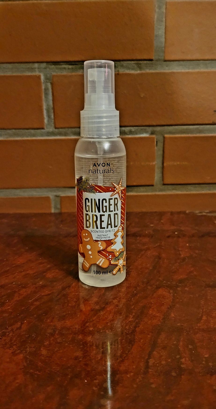 Avon Naturals Ginger Bread 100 ml mgiełka do ciała