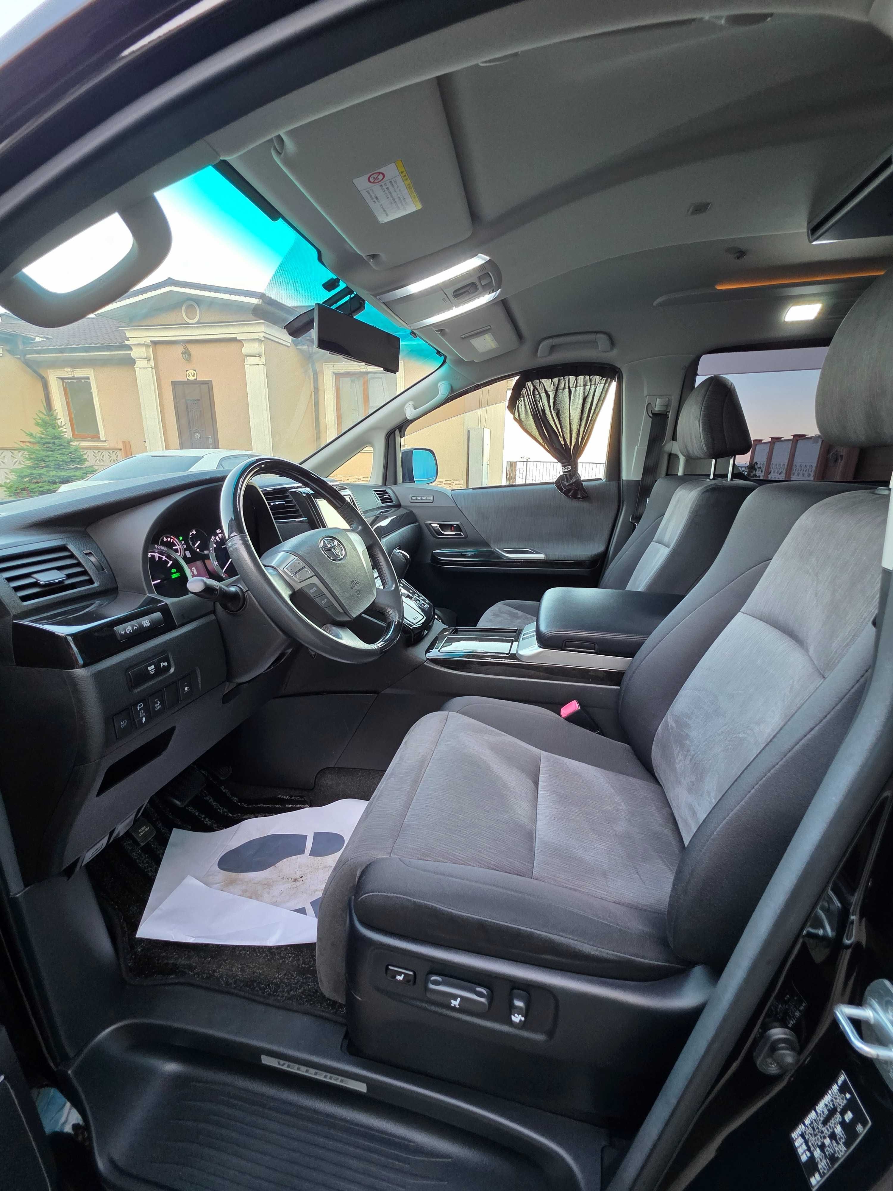 Toyota Vellfire 2012 Гибрид 2,4л вариатор