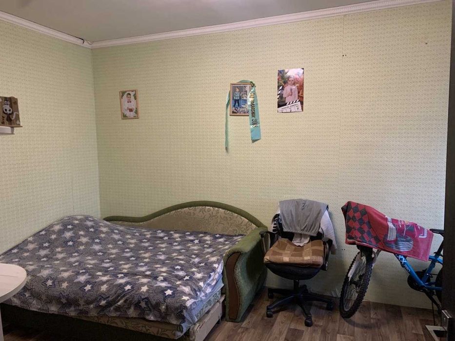 Продам 2-е комнаты в ком.кв. на ул. Нежинской угол Стиридоновской.