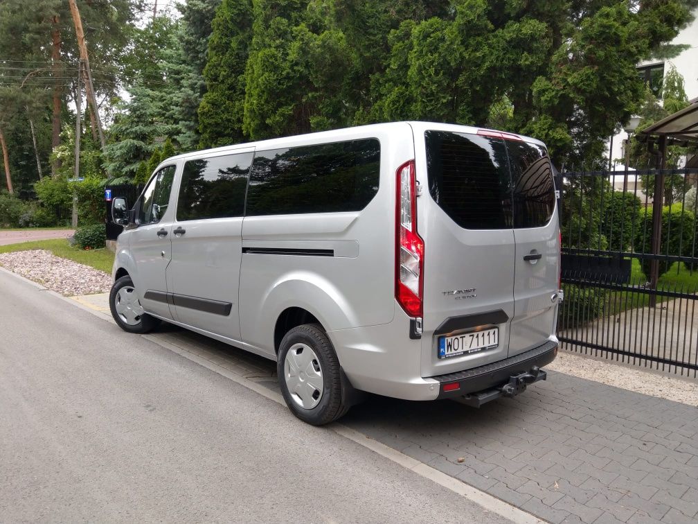 Wypożyczalnia busów wynajem busa bus osobowy Ford Custom Automat