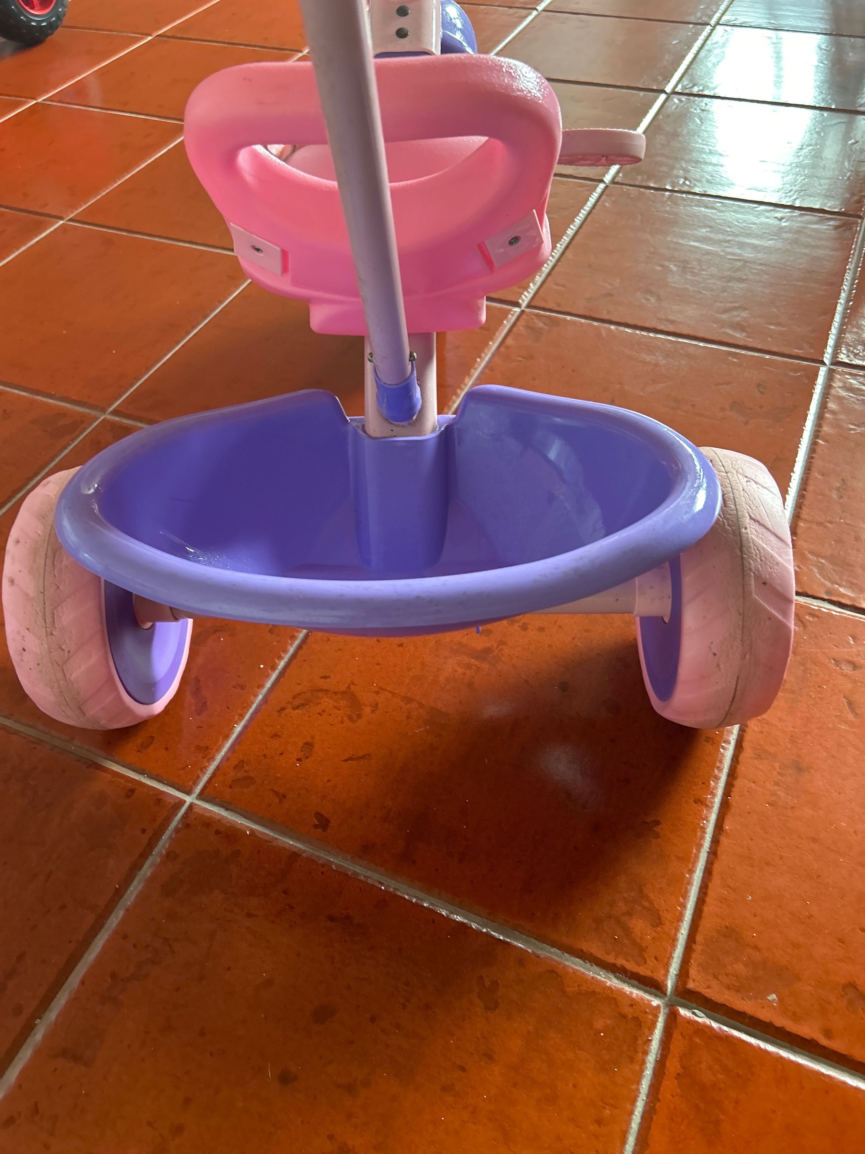 Triciclo menina para passear