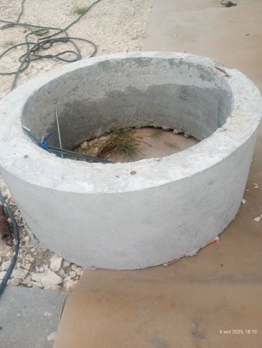 Krąg betonowy nadstawka do studni