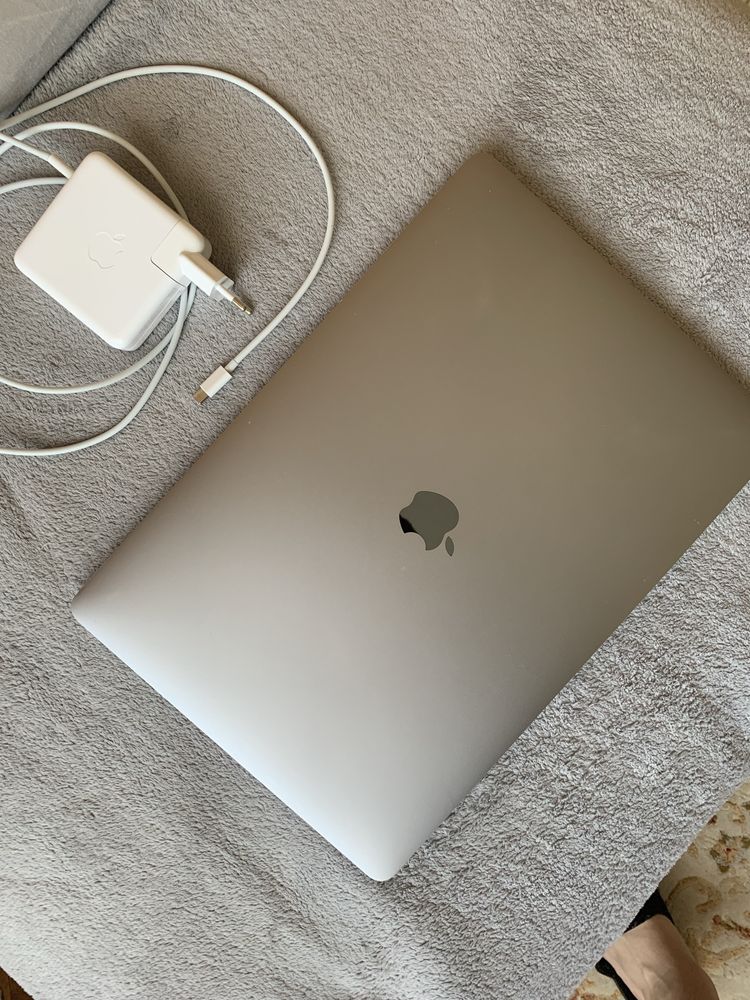 Macbook Pro 15 2017 16gb 512