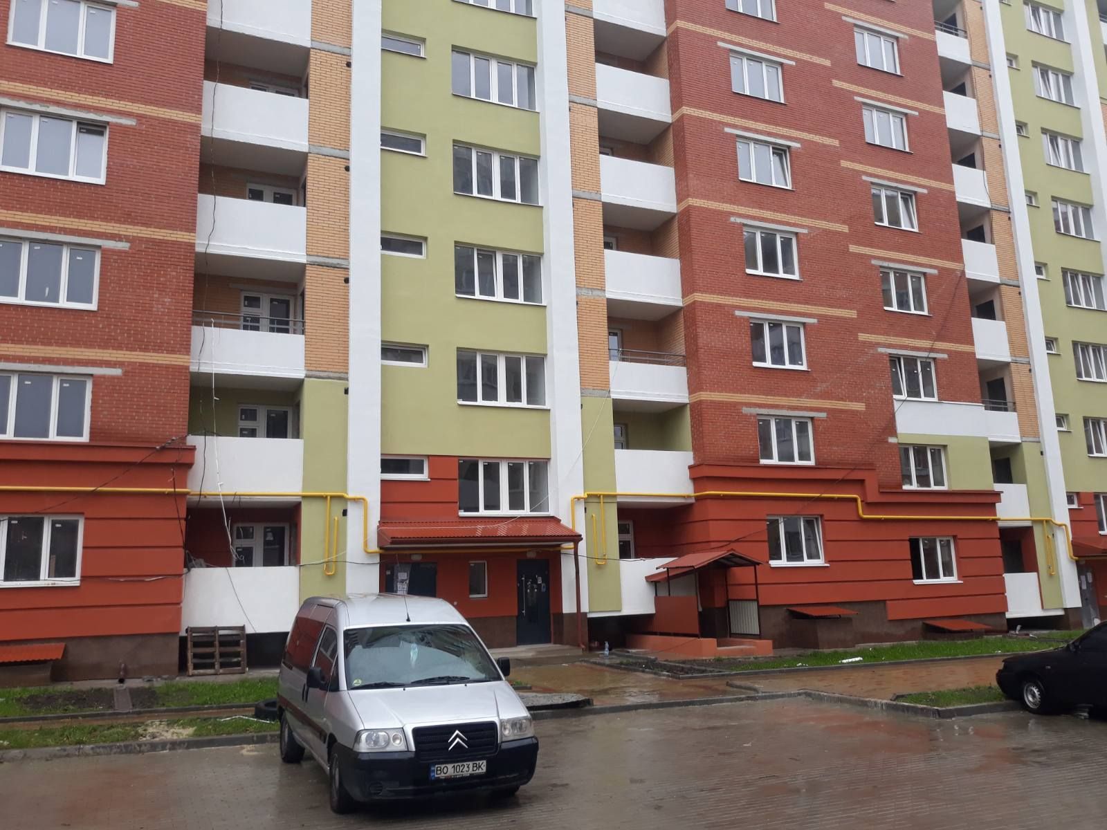 Продаж 1к квартири 41 кв. м на вул. Тролейбусна