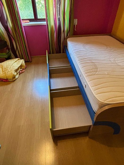 Cama + colchão como NOVO
