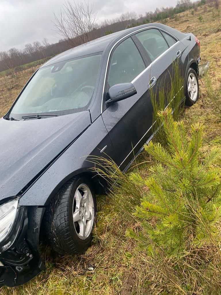 Mercedes w212 2.2 CDI maska lampa Xenon drzwi błotnik kotpit pulpit ai