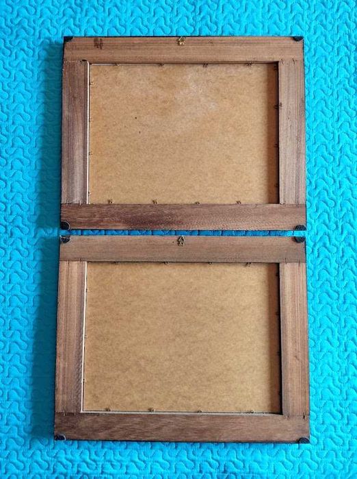 Par de molduras em madeira rústica com efeitos sobrelevados