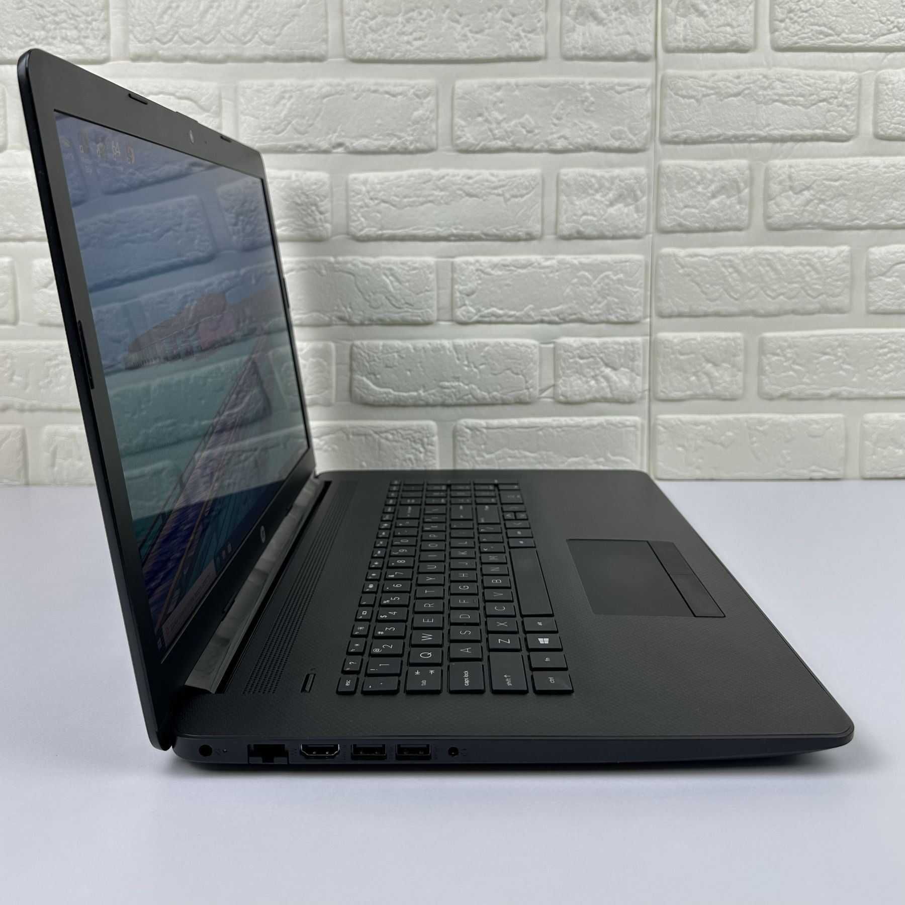 Ігровий ноутбук ультрабук HP 17.3 / intel core i5 / 8gb DDR4 / 256 SSD