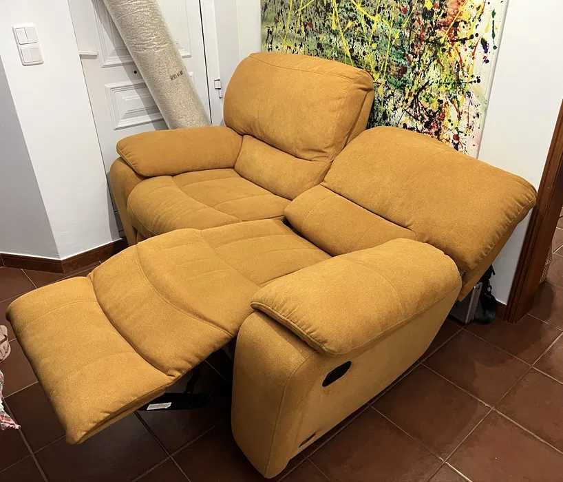 Sofá Amarelo 2 Lugares - rebatível