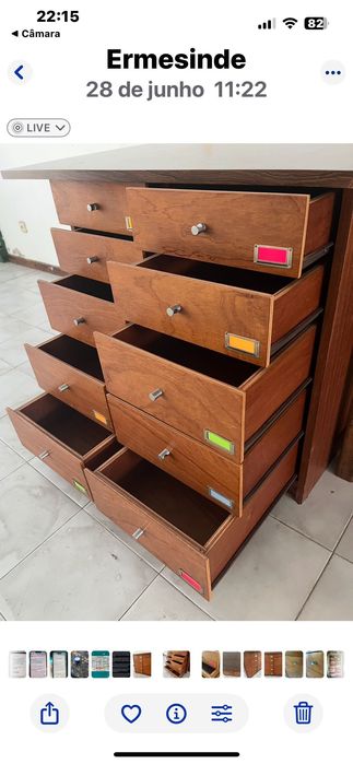 Armário estilo Vintage com gavetas