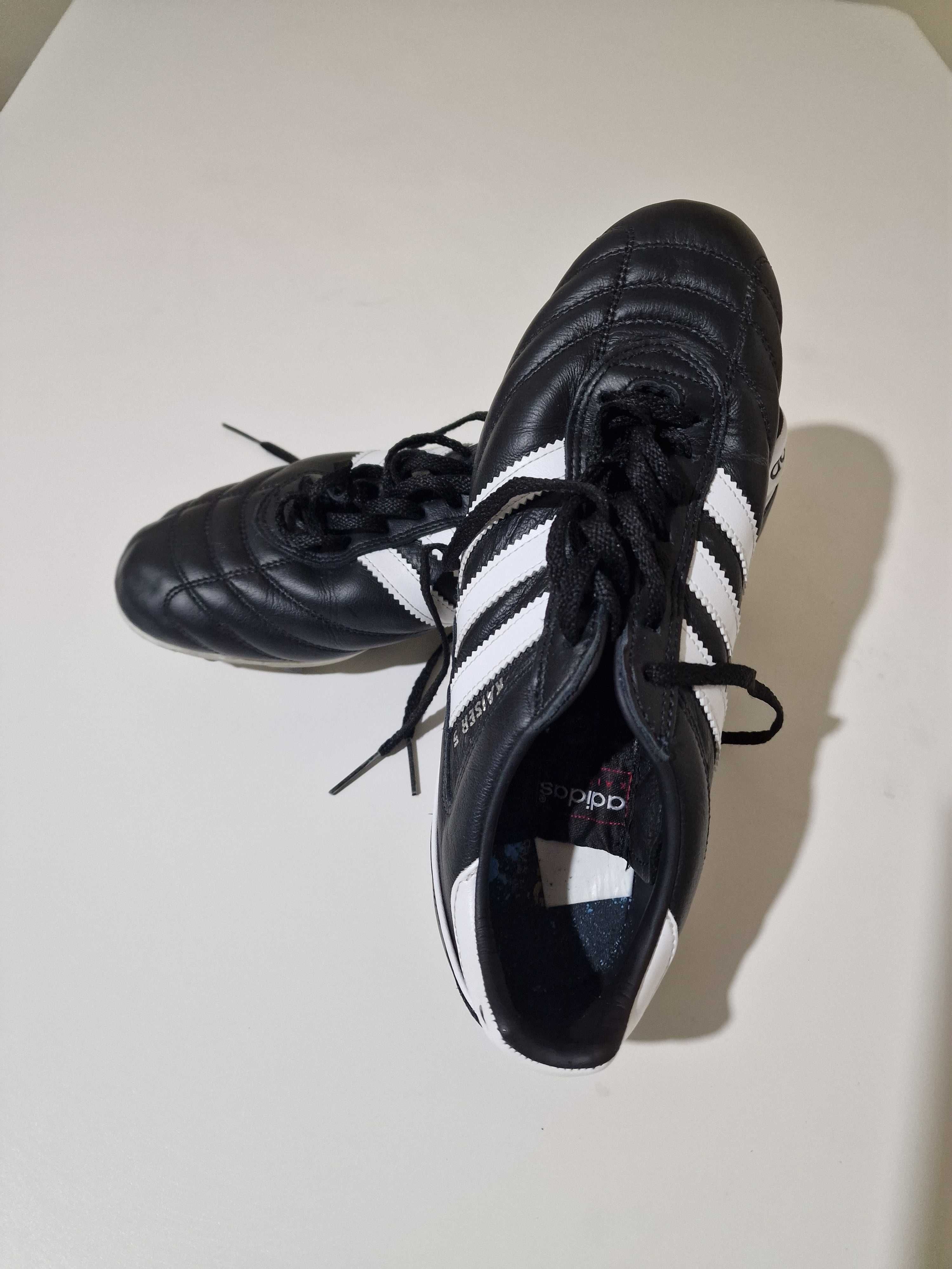Vendo chuteiras  Adidas