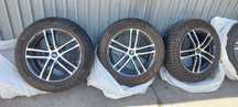 Felgi aluminiowe Audi Dezent TZ 17 z oponami zimowymi Michelin Alpin 6