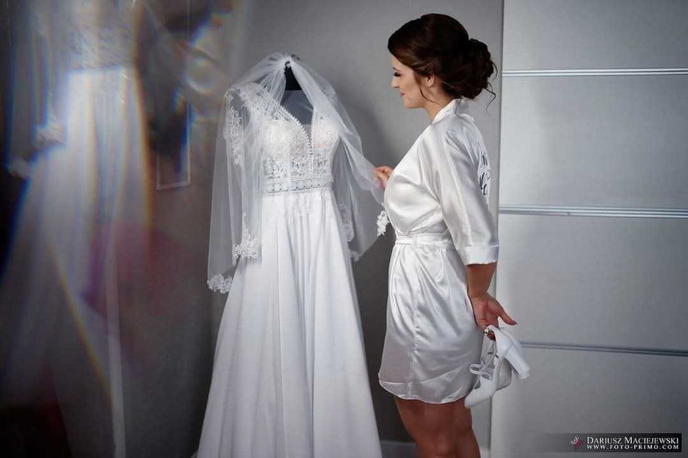 Piękna i wygodna suknia ślubna S/M