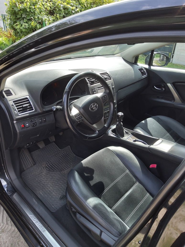 Toyota avensis w super stanie z salonu
