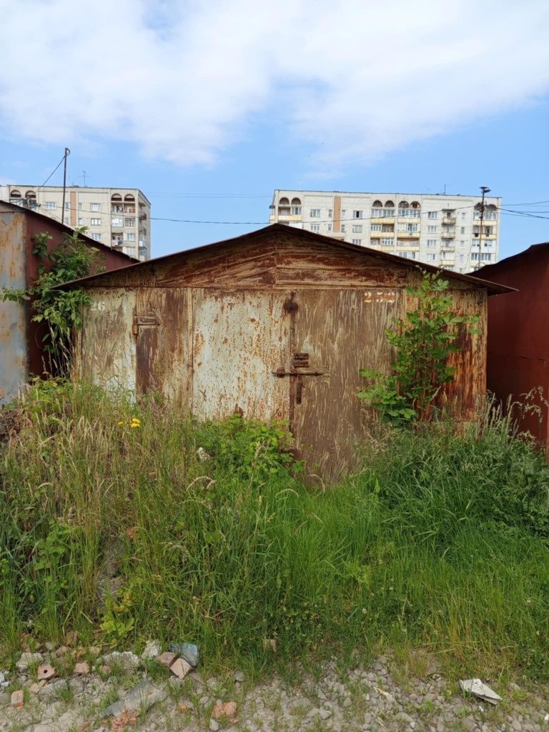 Продаєця гараж у місті. ДРОГОБИ. РОЙОН . КОНОВАЛЬЦЯ