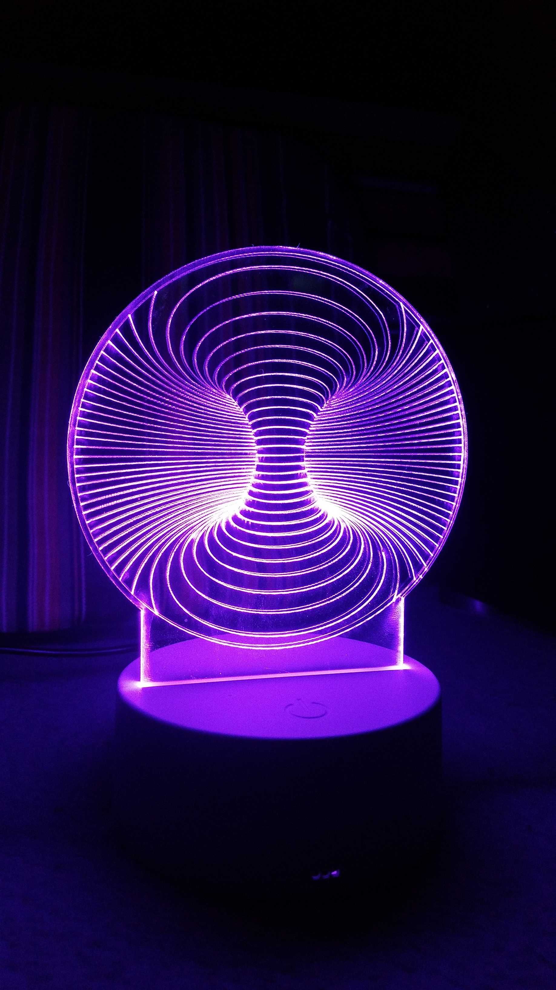 Lampka Nocna 3D LED USB Prezent