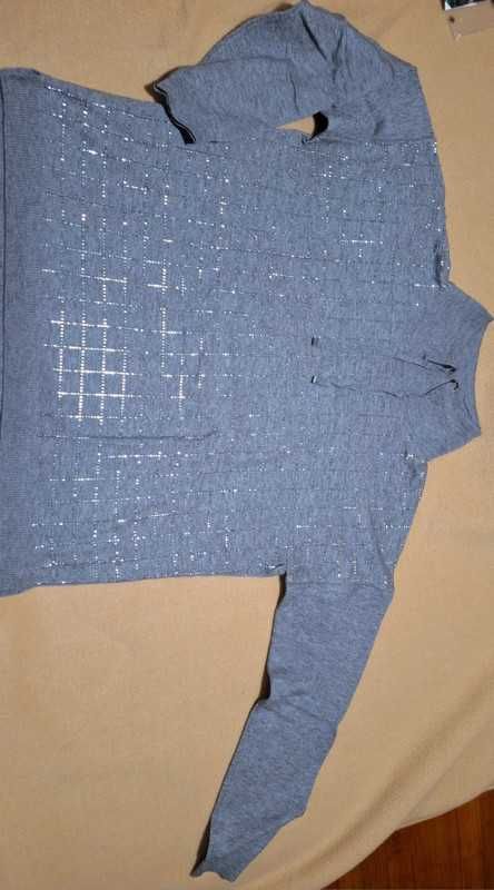Camisola com brilhantes