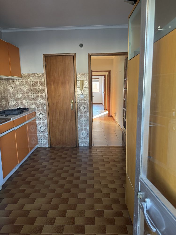 Alugo apartamento em Ermesinde ( perto da loja do cidadão)