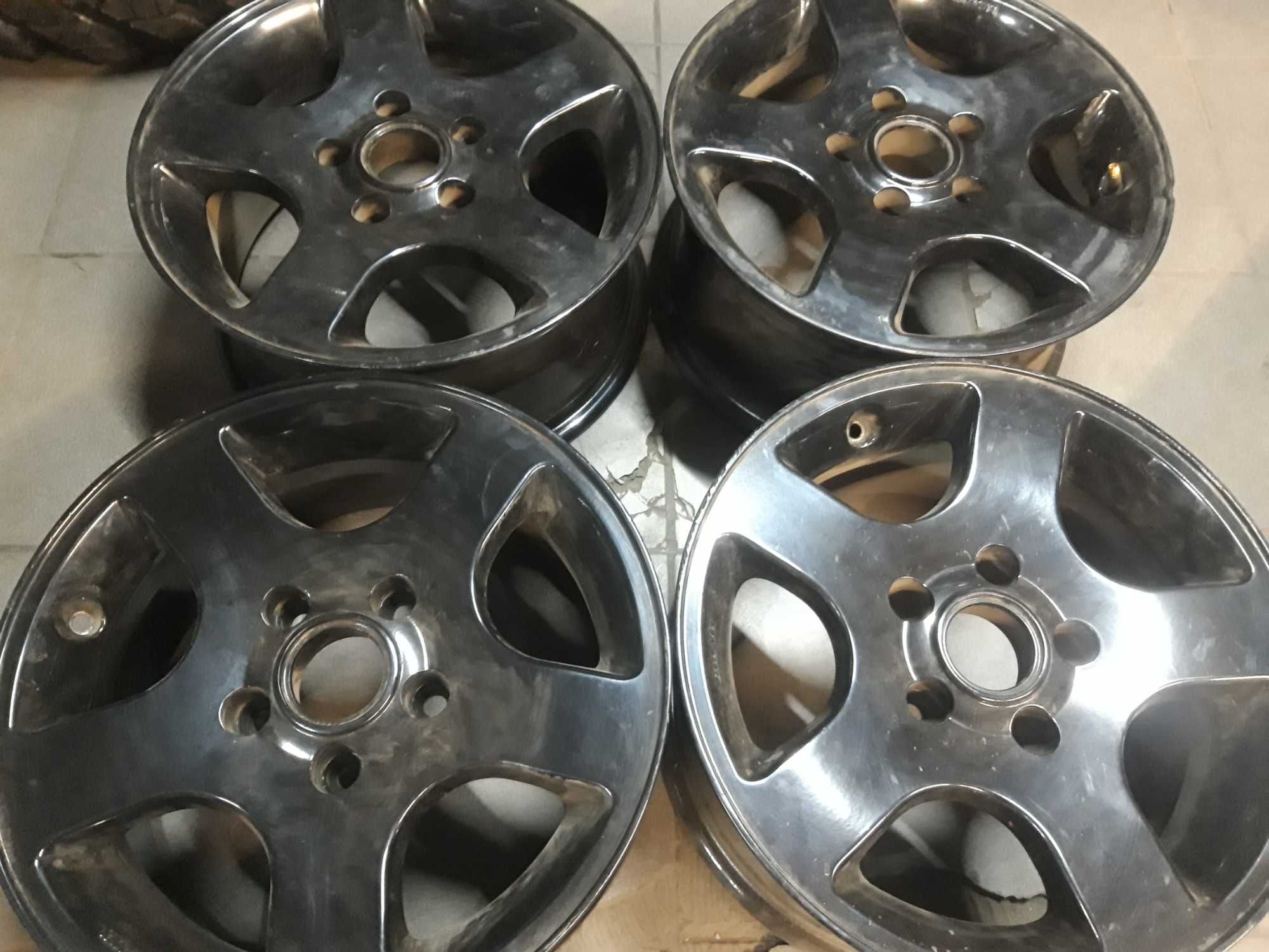 Felgi 5x114,3 15 czarne Mazda Hyunday Toyota Honda Mitsubishi