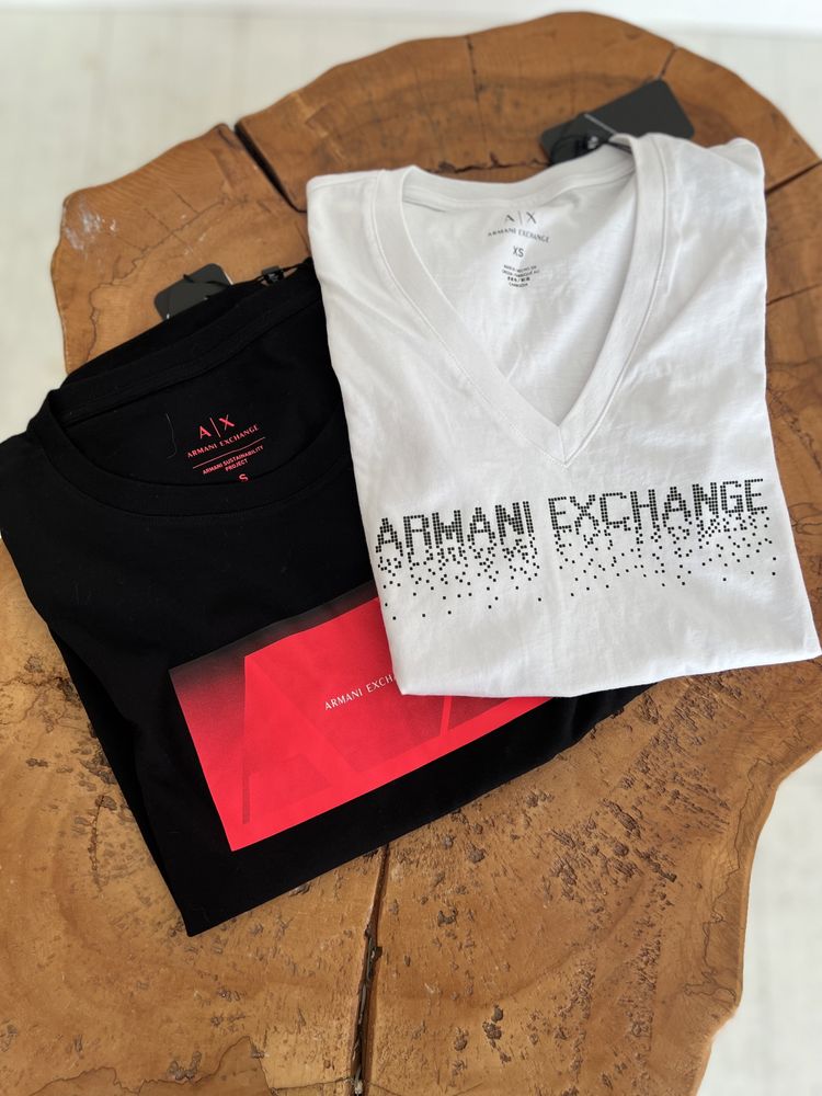 Жіночі футболки Armani Exchange