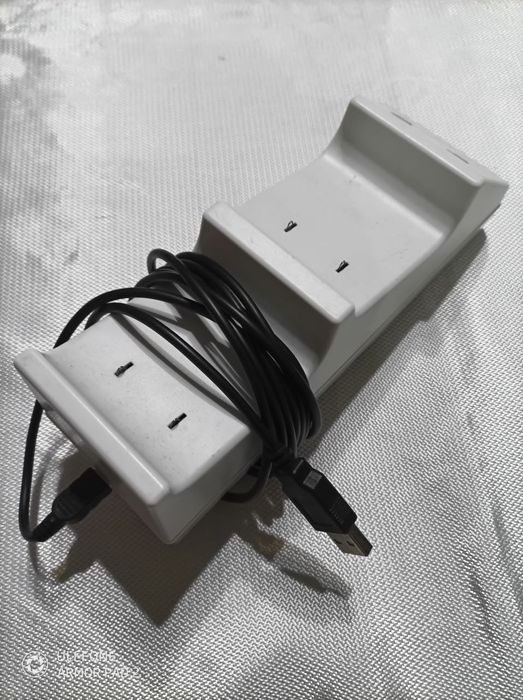 Док-станция зарядная Venom для геймпадов XBOX One, белая