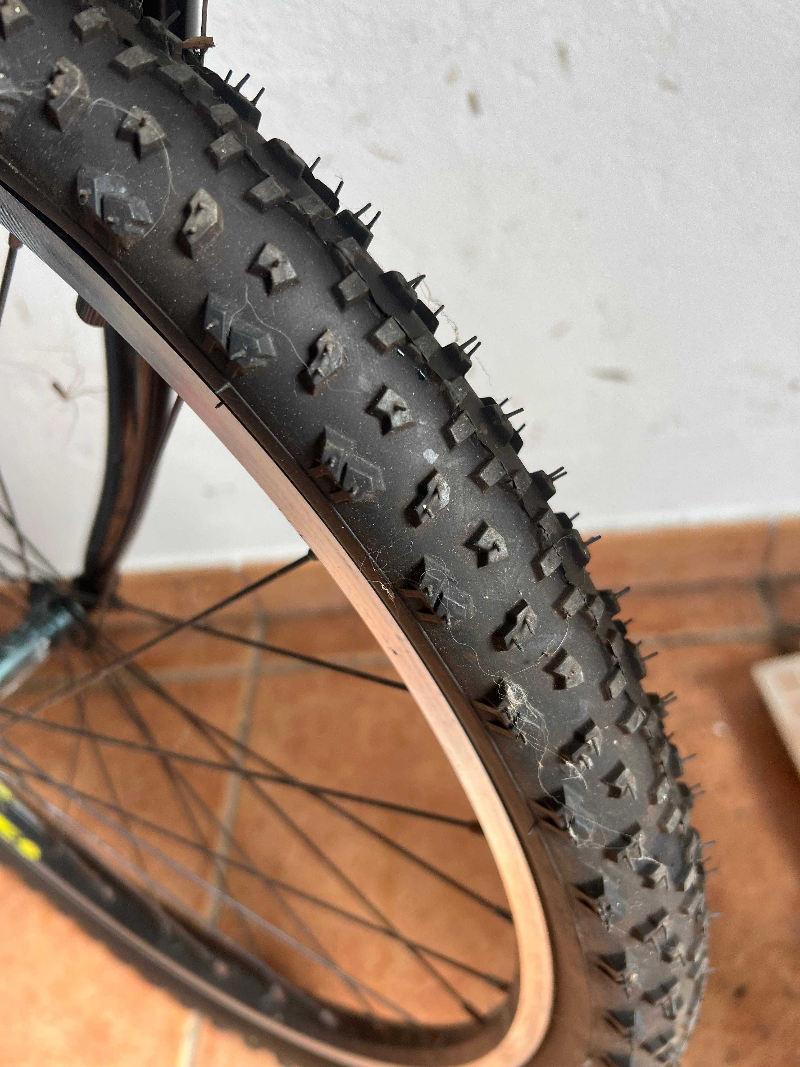 Bicicleta esmaltina COMO NOVA