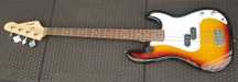 Gitara basowa "Career guitars"