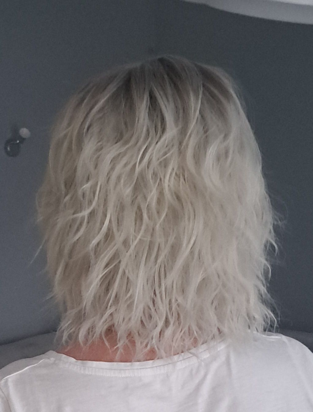 Peruka ze zdjęcia platynowy blond