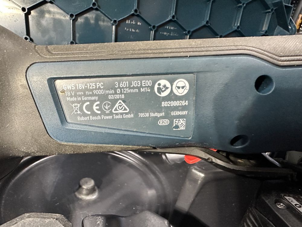 Безщіткова акумуляторна болгарка BOSCH GWS 18V-125 PC  Heavy Duty