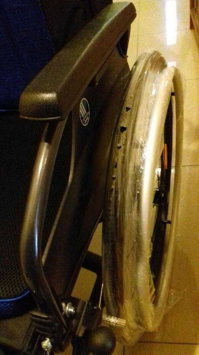 Wózek inwalidzki aluminiowy Vermeiren D200 nowy